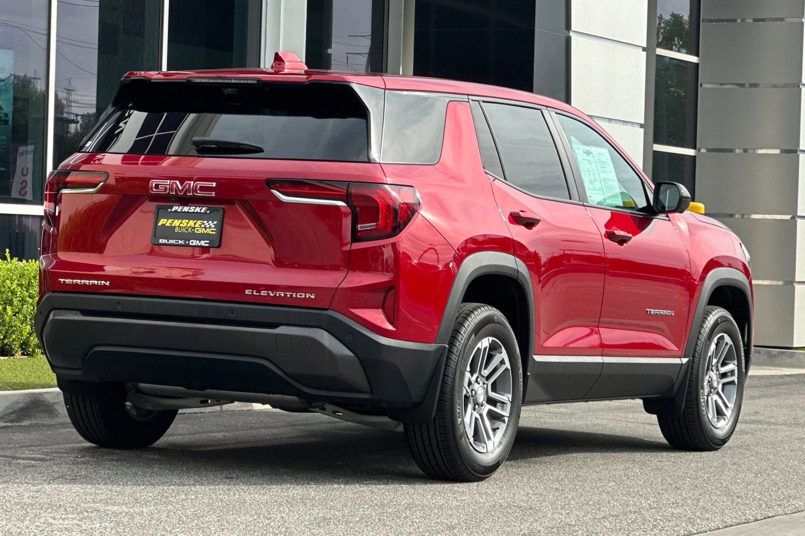 Used 2026 GMC Terrain Elevation w/ Technology Package II FWD image 4