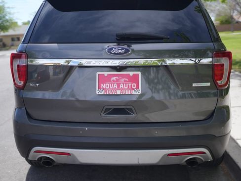 Used 2016 Ford Explorer XLT w/ Equipment Group 201A FWD image 9
