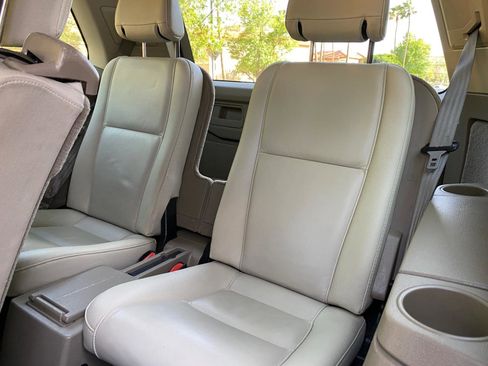 Used 2011 Volvo XC90 3.2 image 38