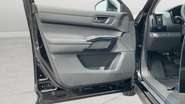 New 2026 Nissan Pathfinder SV FWD image 17
