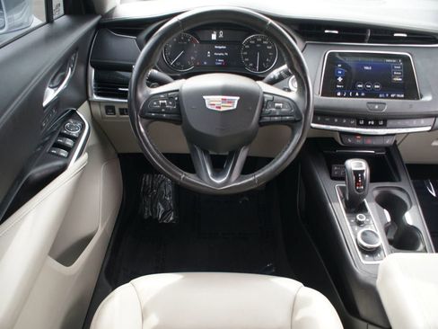 Used 2019 Cadillac XT4 Premium Luxury w/ Cold Weather Package FWD image 5