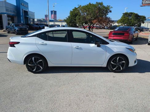 Used 2024 Nissan Versa SR image 9