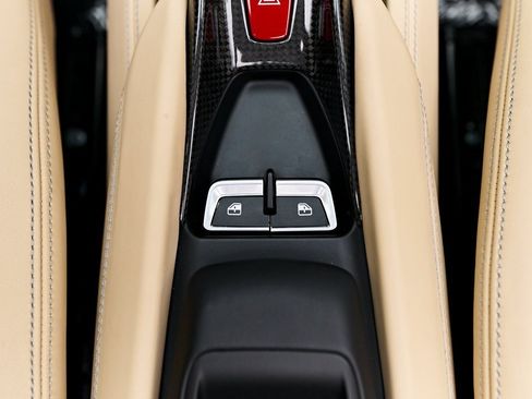 Used 2022 Ferrari F8 Tributo image 69