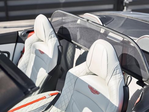 Used 2023 Aston Martin DBS Volante image 19