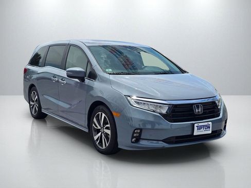 Used 2023 Honda Odyssey Touring image 3