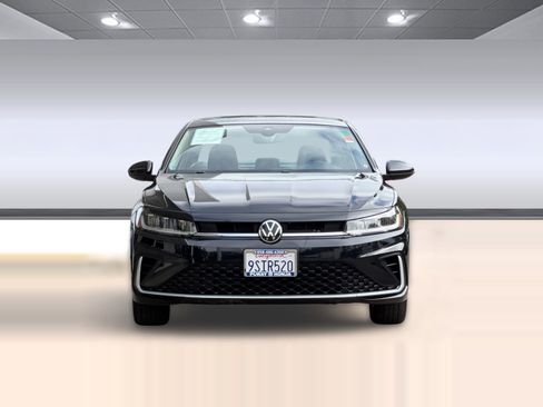 Used 2025 Volkswagen Jetta SE FWD image 5