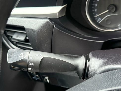 Used 2016 Toyota Corolla L image 31