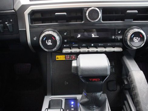 Certified 2024 Toyota Tacoma TRD Off-Road w/ TRD Off Road Premium Package AWD/4WD image 44