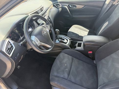 Used 2016 Nissan Rogue S w/ Appearance Package FWD image 8