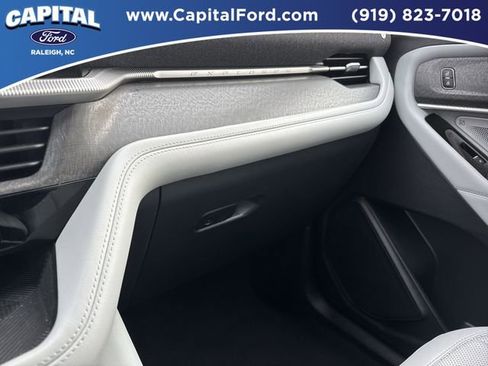 Certified 2025 Ford Explorer Platinum w/ Ultimate Package image 27