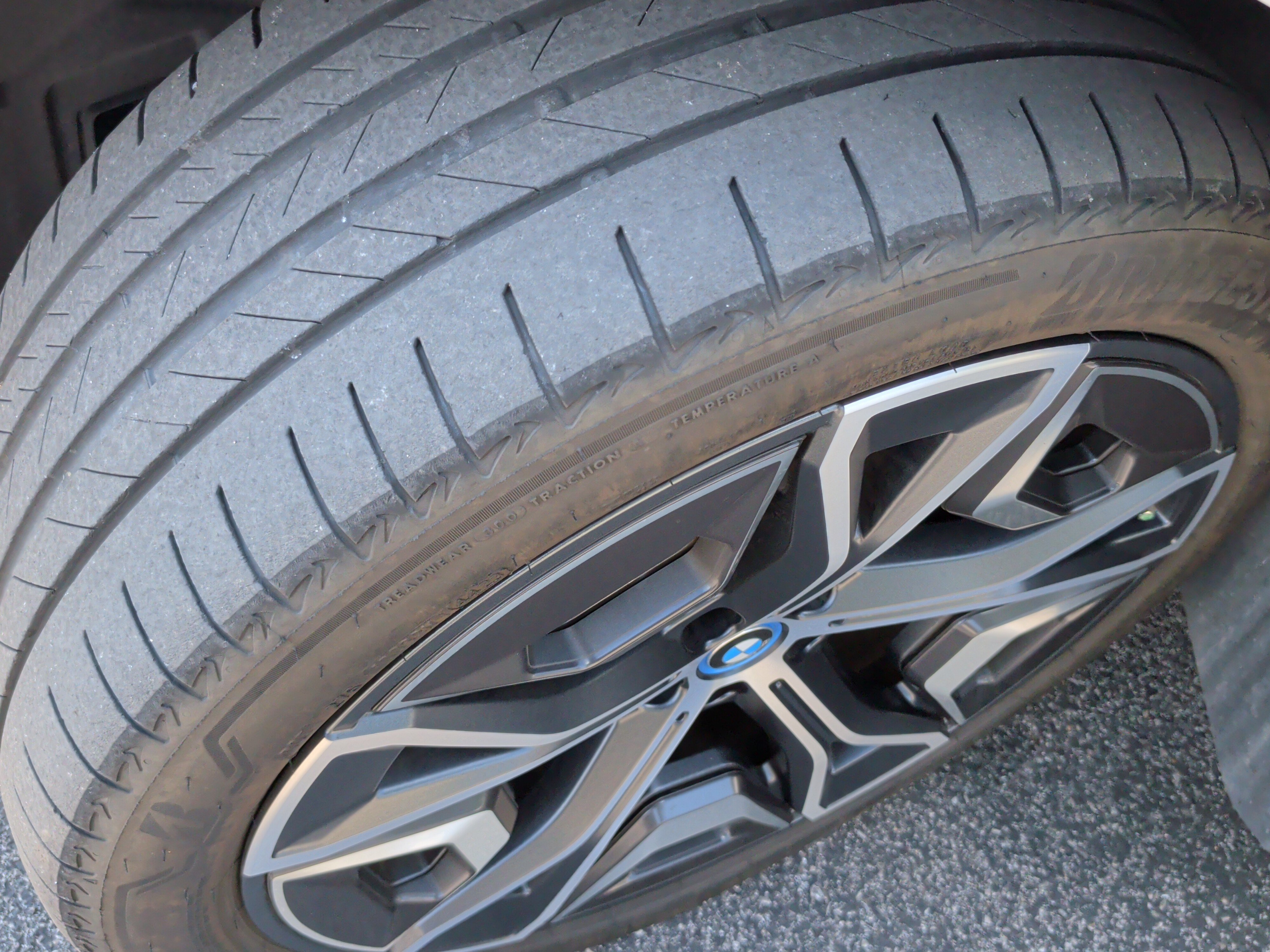 Certified 2024 BMW iX xDrive50 w/ Convenience Package AWD/4WD image 13