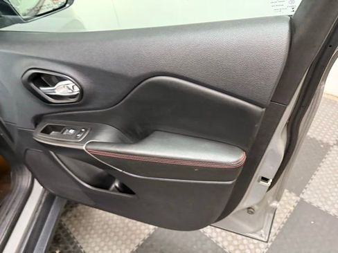 Certified 2022 Jeep Cherokee Trailhawk w/ Technology Group B image 41