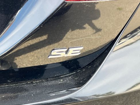 Used 2019 Toyota Camry SE image 21