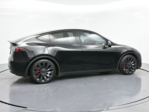 Used 2024 Tesla Model Y Performance image 8