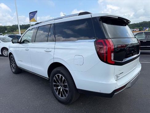 Certified 2025 Ford Expedition Platinum AWD/4WD image 5