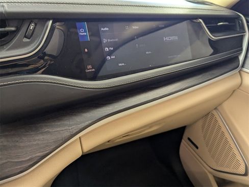 Certified 2022 Jeep Grand Cherokee L Limited w/ Luxury Tech Group II image 27