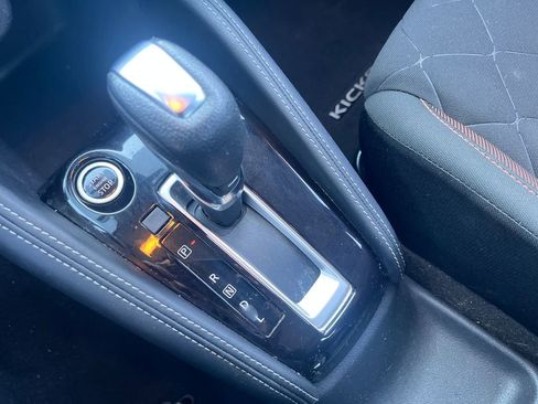 Certified 2020 Nissan Kicks SR w/ Exterior Package image 28