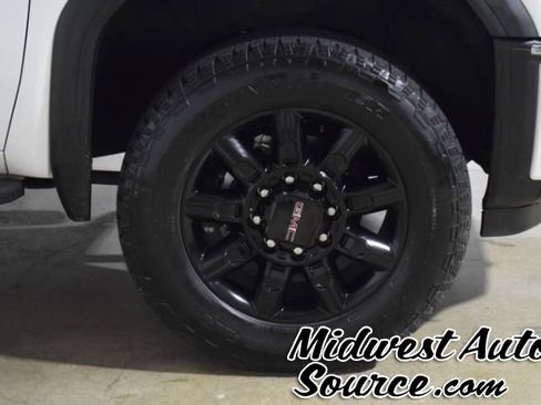 Used 2024 GMC Sierra 3500 AT4 w/ AT4 Premium Plus Package AWD/4WD image 11