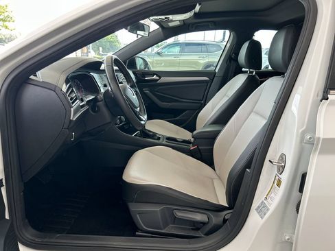 Certified 2021 Volkswagen Jetta R-Line w/ R-Line Cold Weather Package FWD image 11
