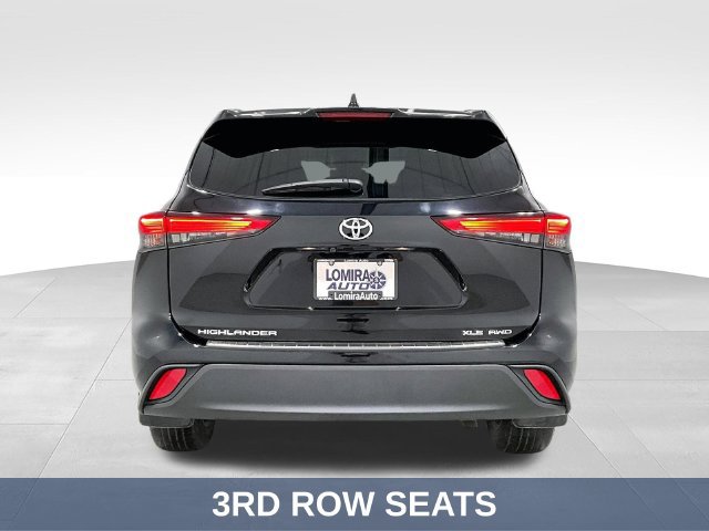 Used 2020 Toyota Highlander XLE AWD/4WD image 9