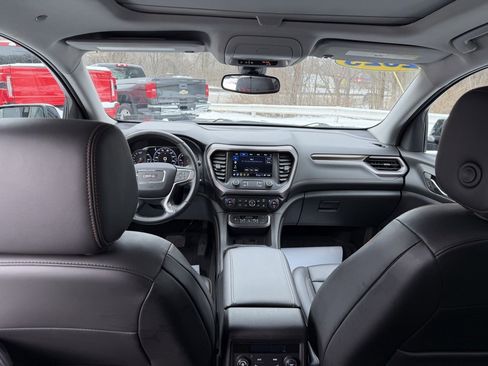 Used 2023 GMC Acadia AT4 w/ Technology Package image 16