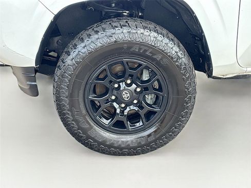 Used 2019 Toyota Tacoma SR w/ SR Convenience Package RWD image 28