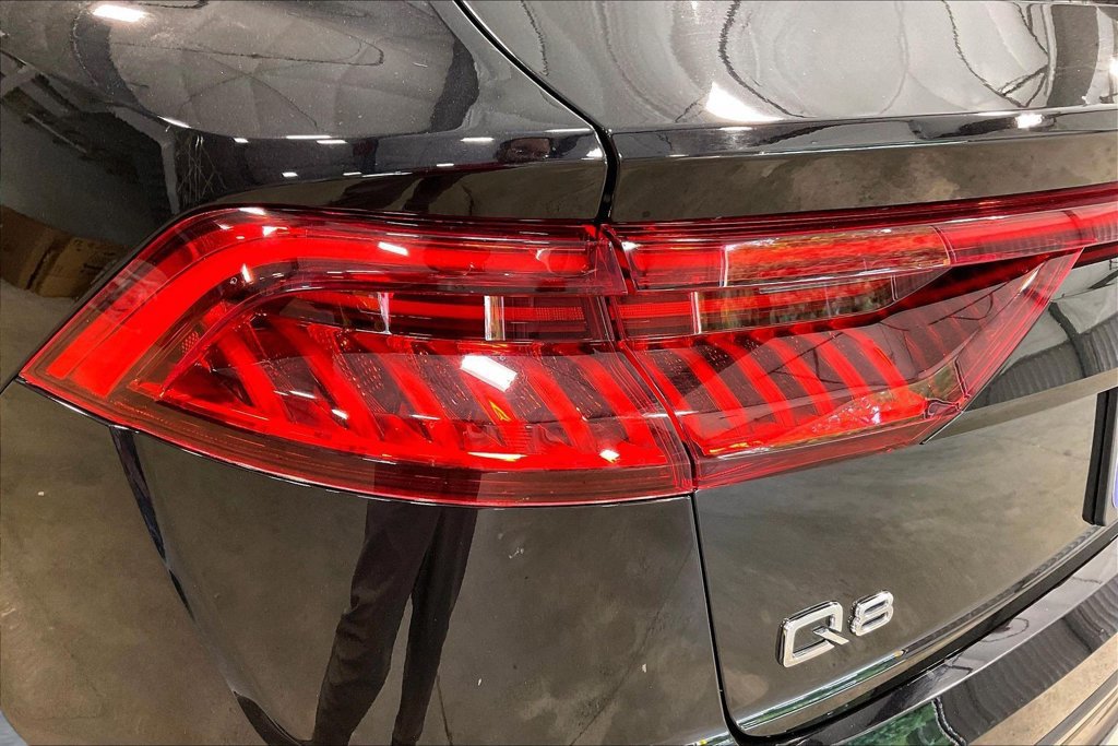 Used 2019 Audi Q8 Prestige w/ Luxury Package AWD/4WD image 24