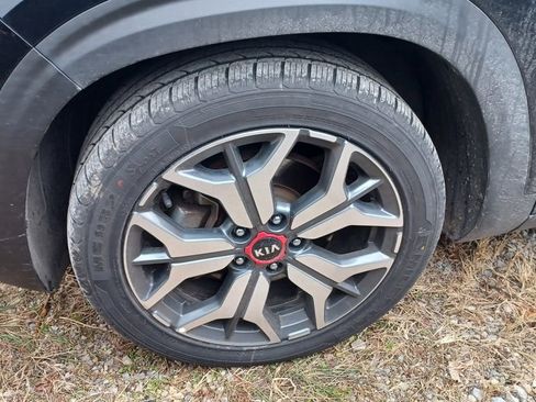 Used 2021 Kia Seltos SX image 3