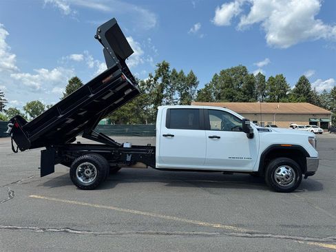Used 2022 GMC Sierra 3500 Pro w/ Convenience Package AWD/4WD image 3