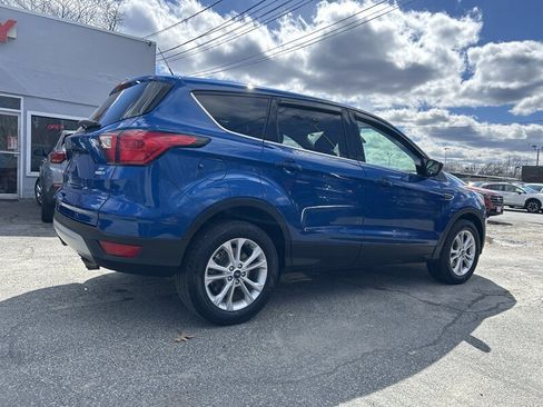 Used 2019 Ford Escape SE image 4