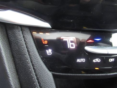 Used 2024 Cadillac XT6 Premium Luxury w/ Technology Package AWD/4WD image 30