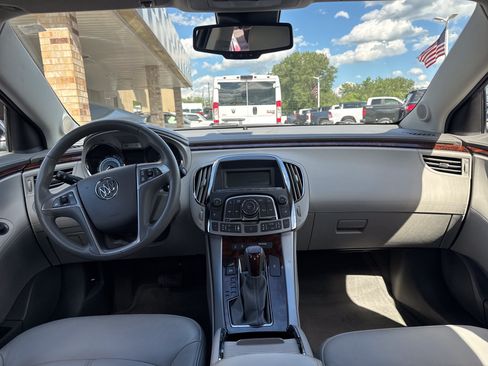 Used 2011 Buick LaCrosse CXL FWD image 3
