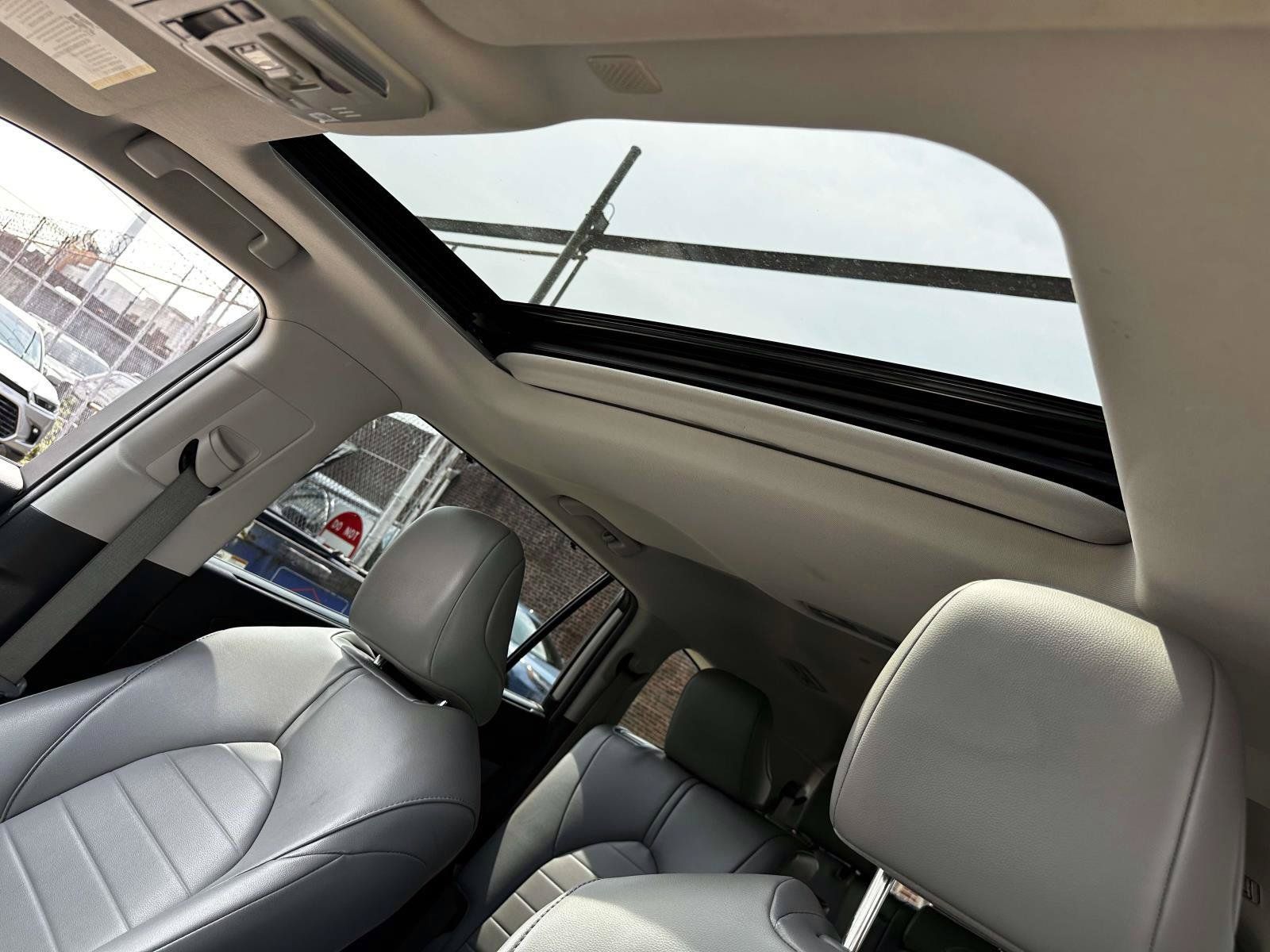 Certified 2021 Toyota Highlander XLE AWD/4WD image 14