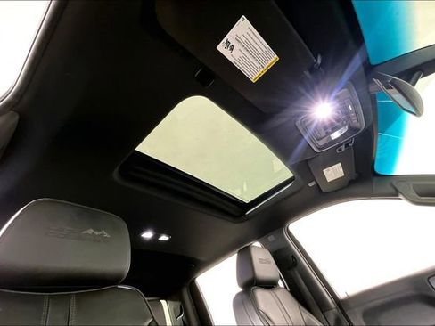 Used 2020 Chevrolet Silverado 1500 High Country image 22