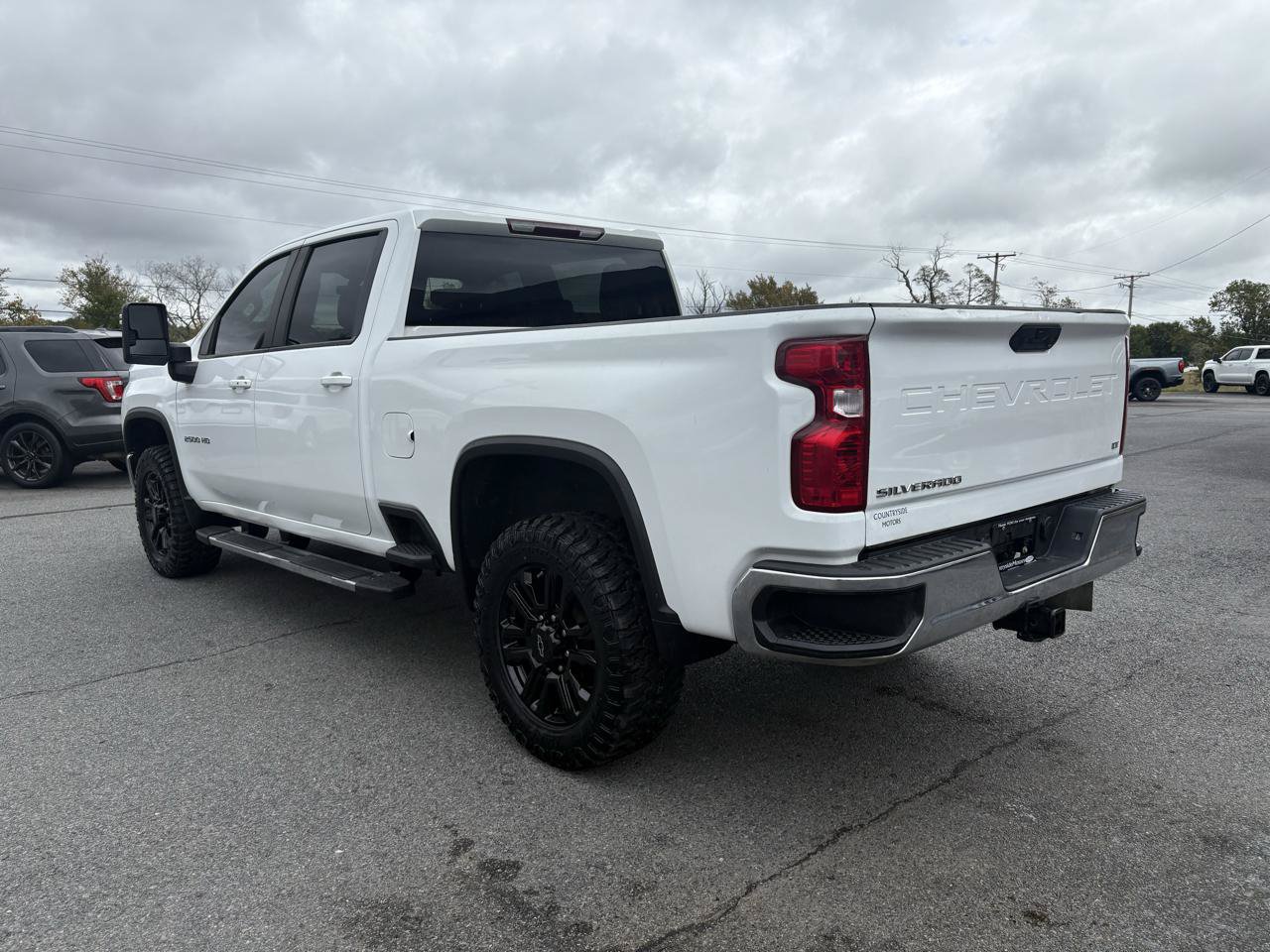 Used 2023 Chevrolet Silverado 2500 LT w/ Convenience Package AWD/4WD image 4