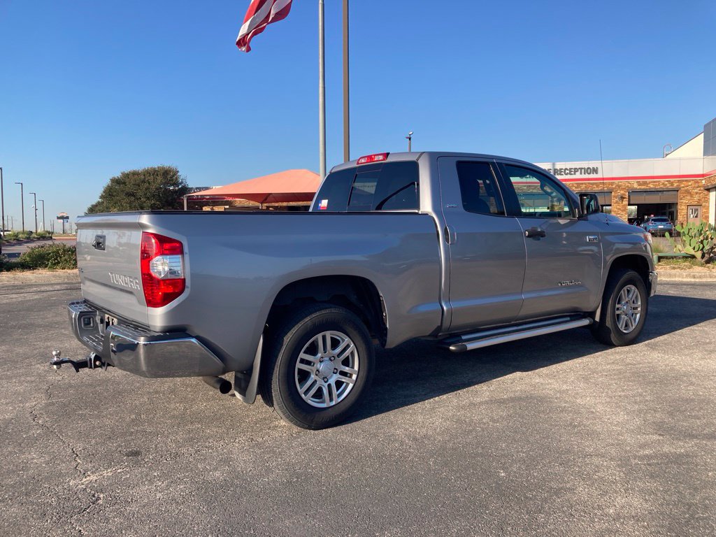 Used 2016 Toyota Tundra SR5 w/ SR5 Upgrade Package AWD/4WD image 4