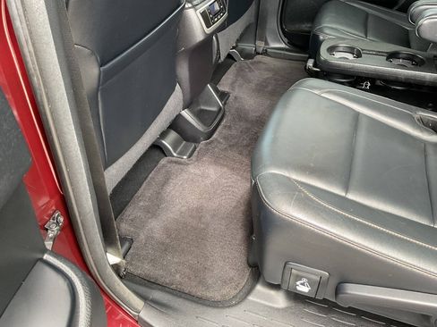 Used 2017 Toyota Highlander XLE AWD/4WD image 34