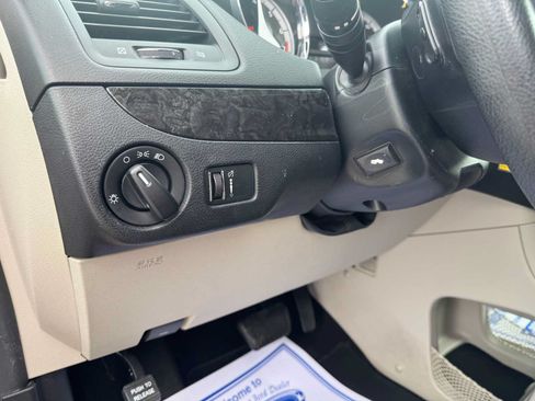 Used 2012 Dodge Grand Caravan SXT w/ Security Group FWD image 4