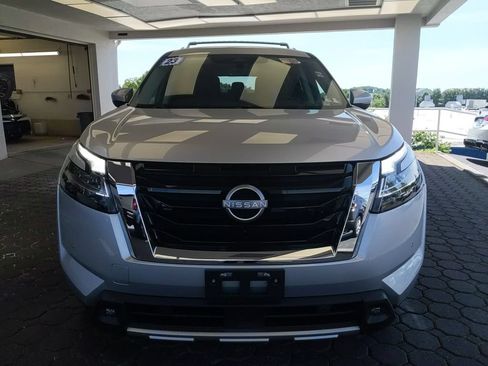 Used 2023 Nissan Pathfinder SL w/ Lighting Package (N92) AWD/4WD image 2