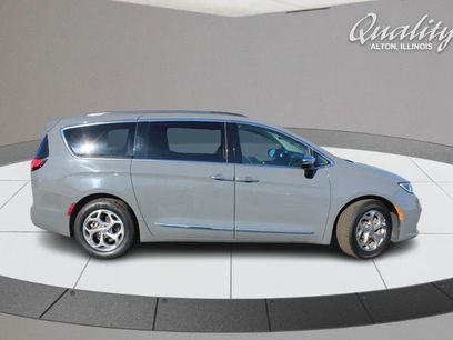 Used 2023 Chrysler Pacifica Limited