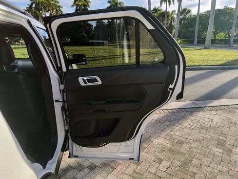 Used 2014 Ford Explorer Limited w/ Equipment Group 301A image 31