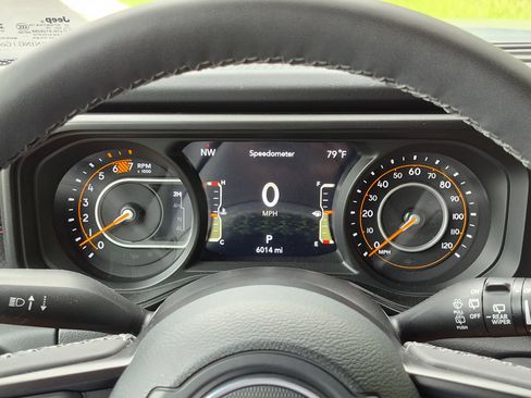 Used 2026 Jeep Wrangler Unlimited Rubicon w/ Safety Group AWD/4WD image 9
