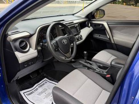 Used 2015 Toyota RAV4 LE AWD/4WD image 10