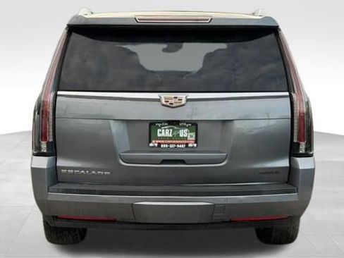 Used 2019 Cadillac Escalade Luxury AWD/4WD image 8