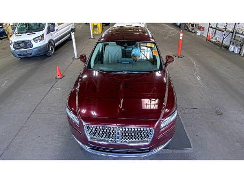 Used 2023 Lincoln Nautilus FWD w/ Premium Package image 2