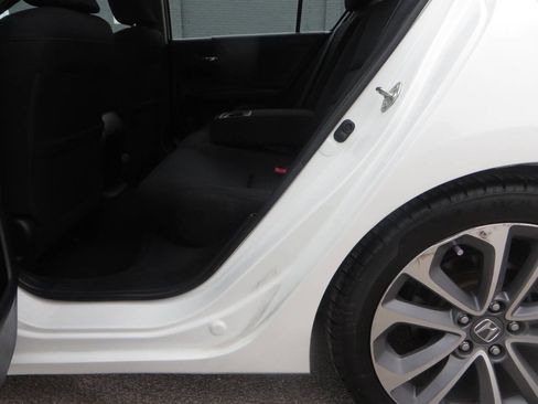 Used 2015 Honda Accord Sport image 13