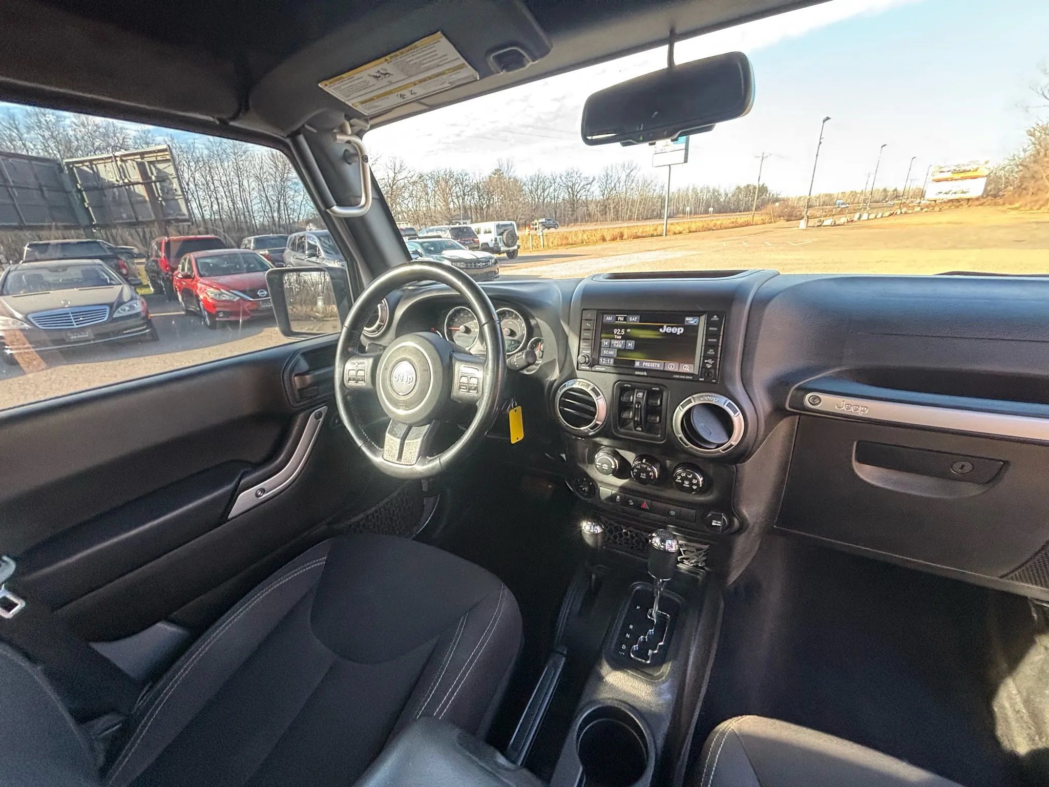 Used 2017 Jeep Wrangler Unlimited Sahara w/ Connectivity Group AWD/4WD image 39
