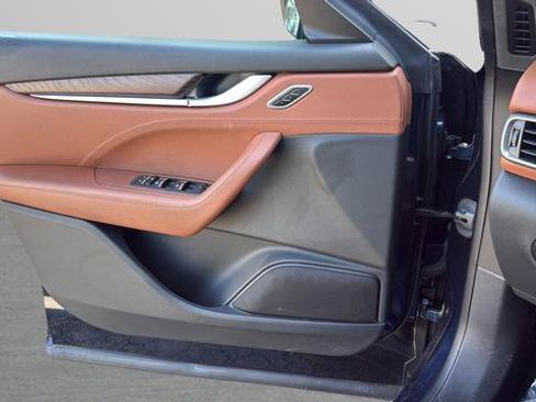 Used 2022 Maserati Levante GT image 11