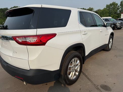 Used 2018 Chevrolet Traverse LS FWD image 11