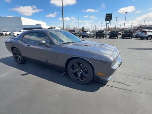 Used 2014 Dodge Challenger R/T Plus image 2
